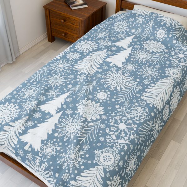 Cozy Winter Velveteen Plush Blanket | Soft Snowflake Print for Home Decor, Holiday Gift,